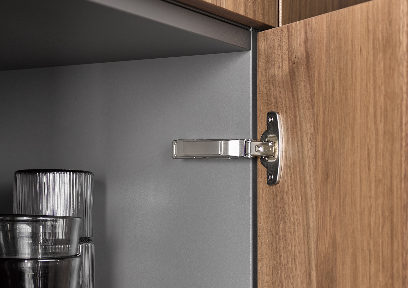 AV 6082-GL Nussbaum-elegant